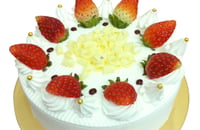 Eggless Strawberry Mousse Cake